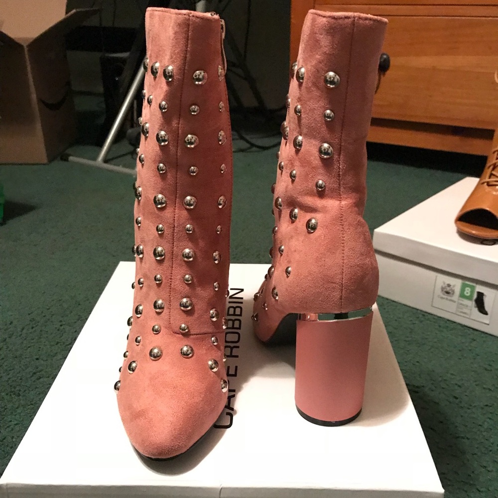 Pink Studded booties!